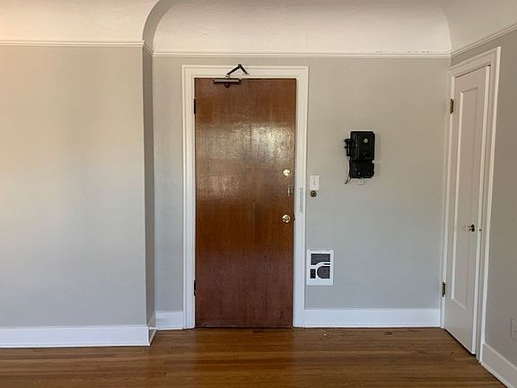 3rd image of 3334 SE Hawthorne Blvd #303