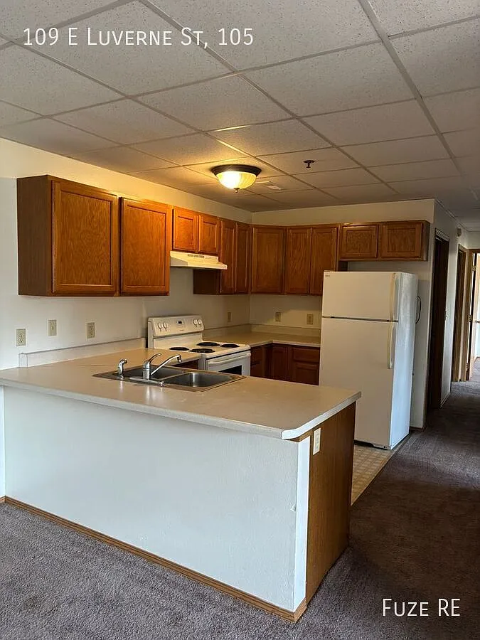* $750 Off First Months Rent! * 3-Bedroom 1-Bathroom Apartment Available Now at City Centre Apart... — Photo 2
