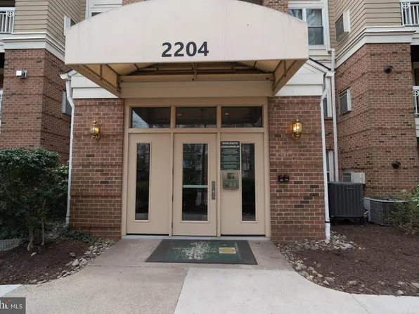 2204 Westcourt Ln APT 311, Herndon, VA 20170