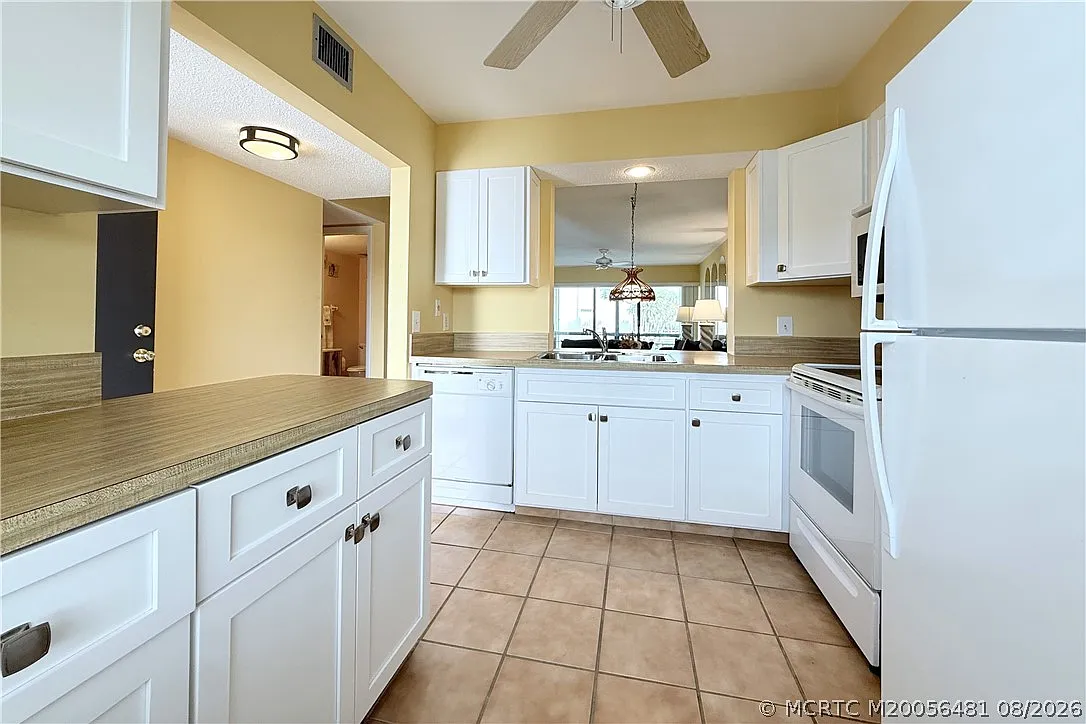 2 bed, 2.0 bath, 938 sqft, $2,000 — Photo 4