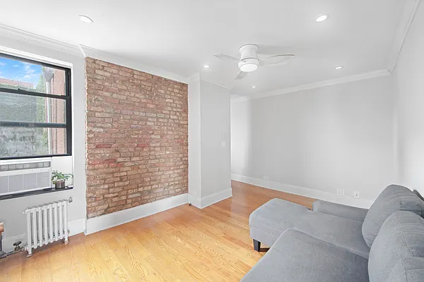 Rented by Charney Real Estate LLC | media 9