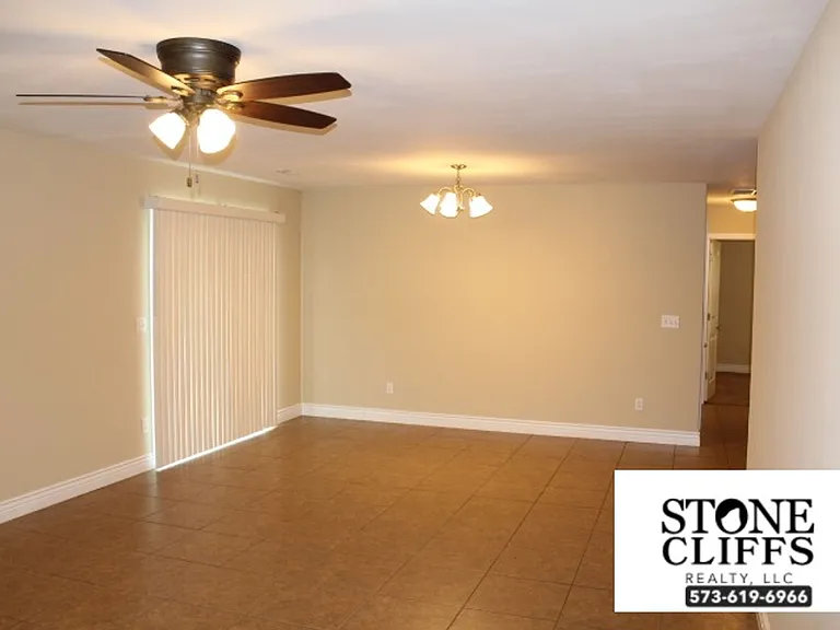 231 Rylee Cir — Photo 6