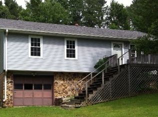 738 S Thompson Ln, Paoli, IN 47454