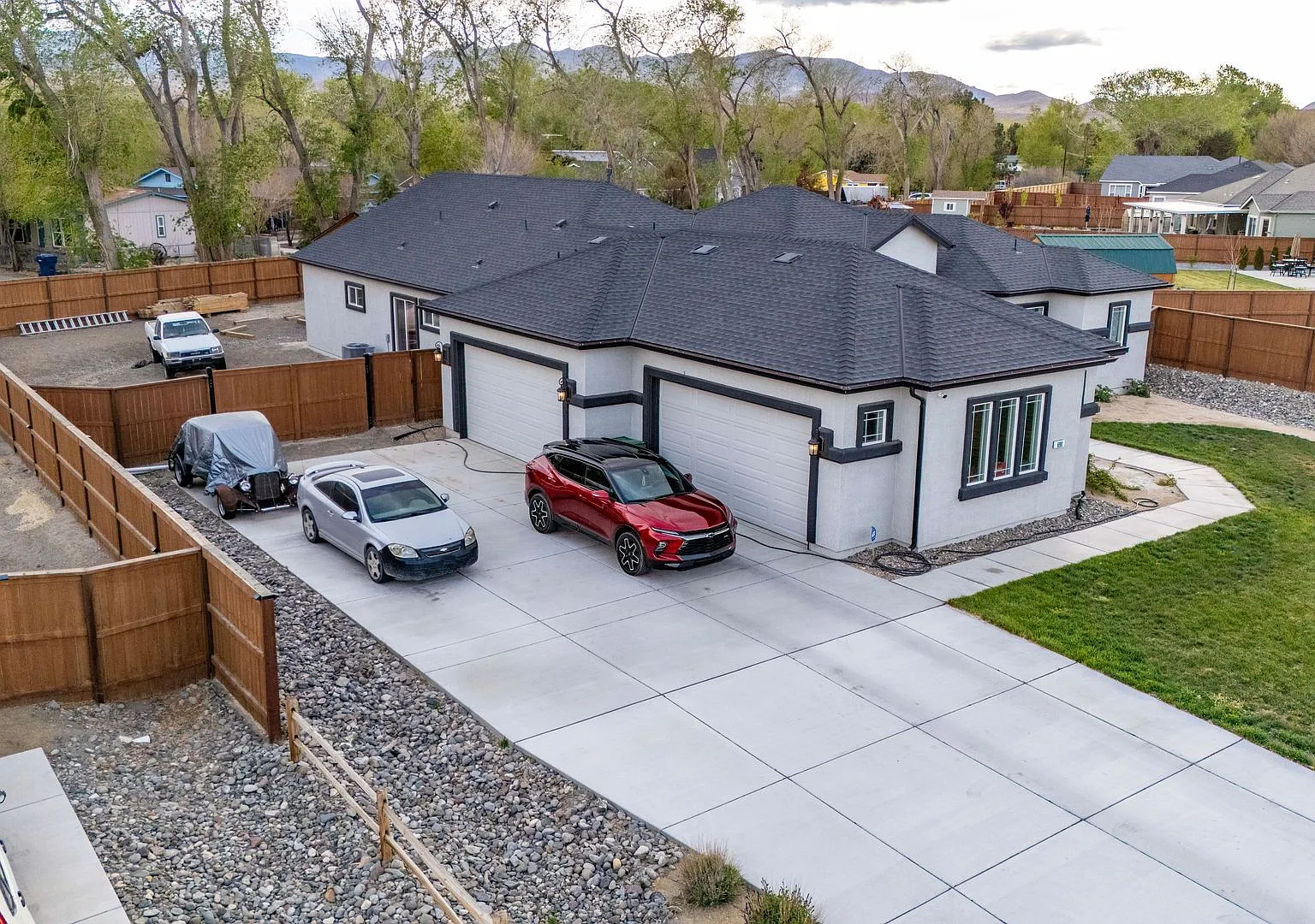 Beautiful 4-bedroom, 3 bath home on a half-acre lot for rent, $3000 per month — Photo 2