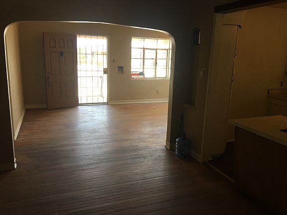 3rd image of 2309 Grant Ave