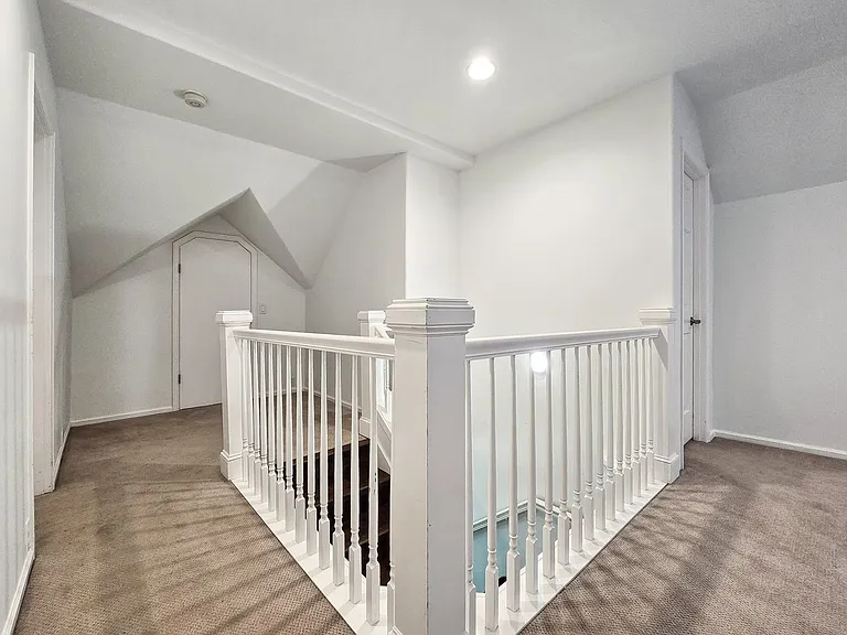 10058 NE 29th Pl — Photo 18