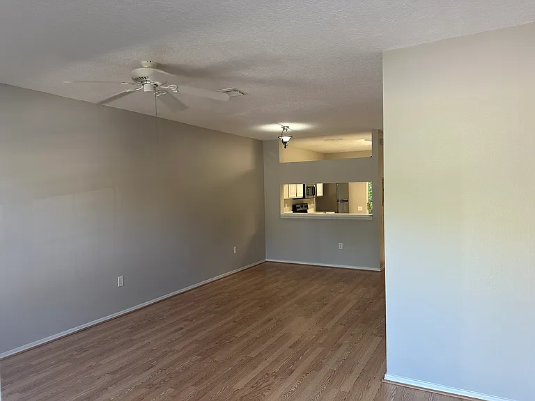 1239 Kennewick Ct — Photo 2