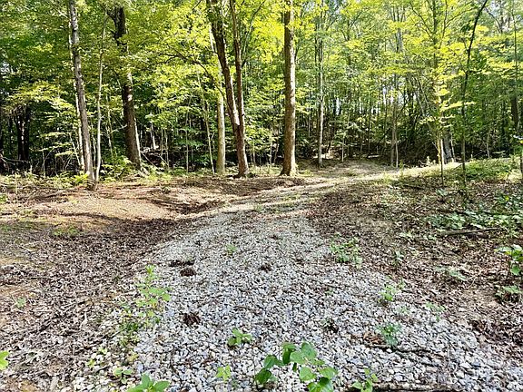 3rd image of 984 Nibert Rd