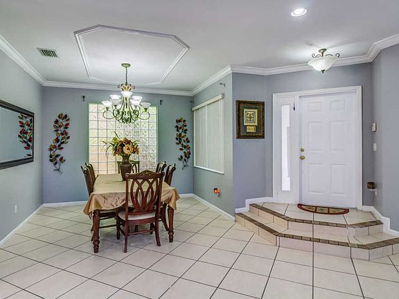 3rd image of 5162 Aurora Lake Cir