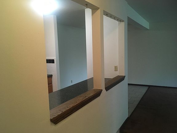 5th image of 114 E Paradise Dr