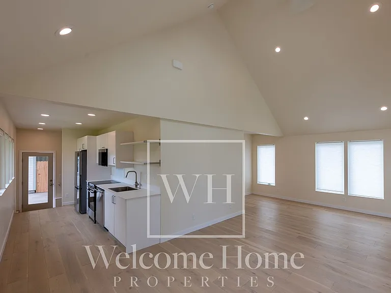 521 Ankeny St — Photo 14