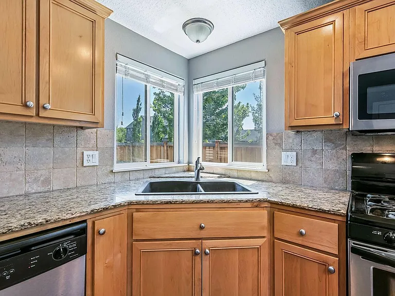 63168 Lancaster St — Photo 6