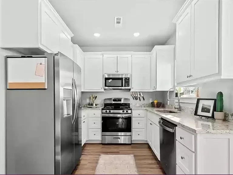 Come live in this brand new duplex in the heart of NWA — Photo 9