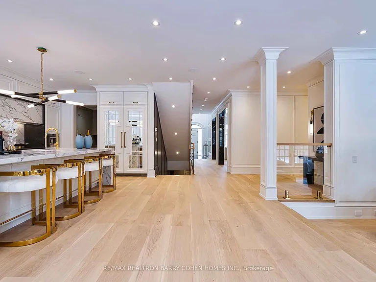 230 Dunvegan Rd — Photo 30