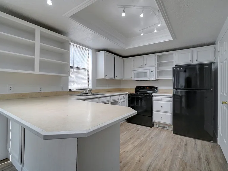 Shady Lane Apartments — Photo 59