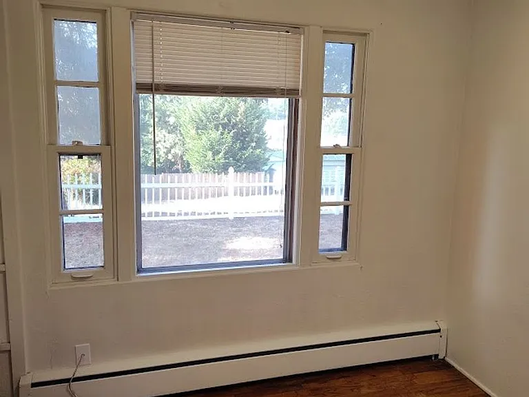 1812 NW Dogwood St — Photo 7