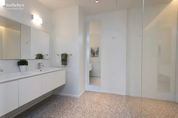 Rented by Sotheby's International Realty | media 35