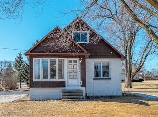 9653 W Saint Martins Rd, Franklin, WI 53132