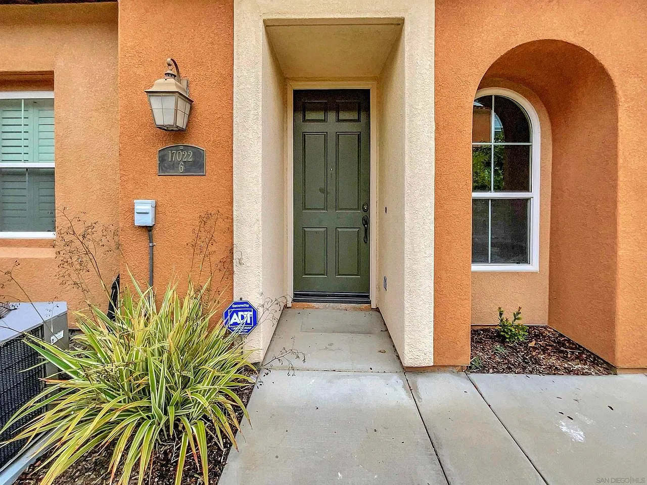 2 bed, 2.5 bath, 1389 sqft, $3,500 — Photo 4