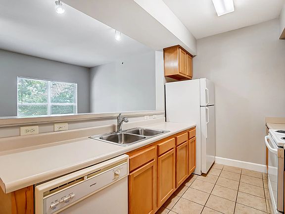 5th image of 2700 University Ct #Studio