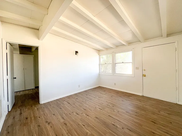 6067 Abronia Ave — Photo 6