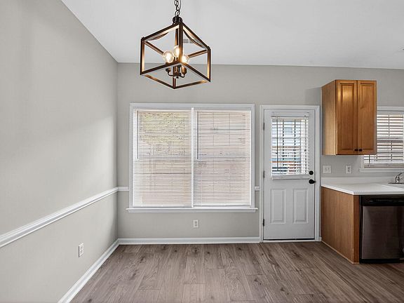 5th image of 257 Dairy Rd