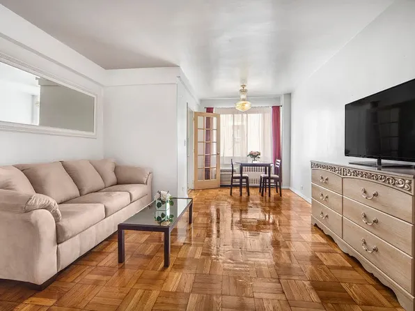 225 E 46th St APT 4K, New York, NY 10017