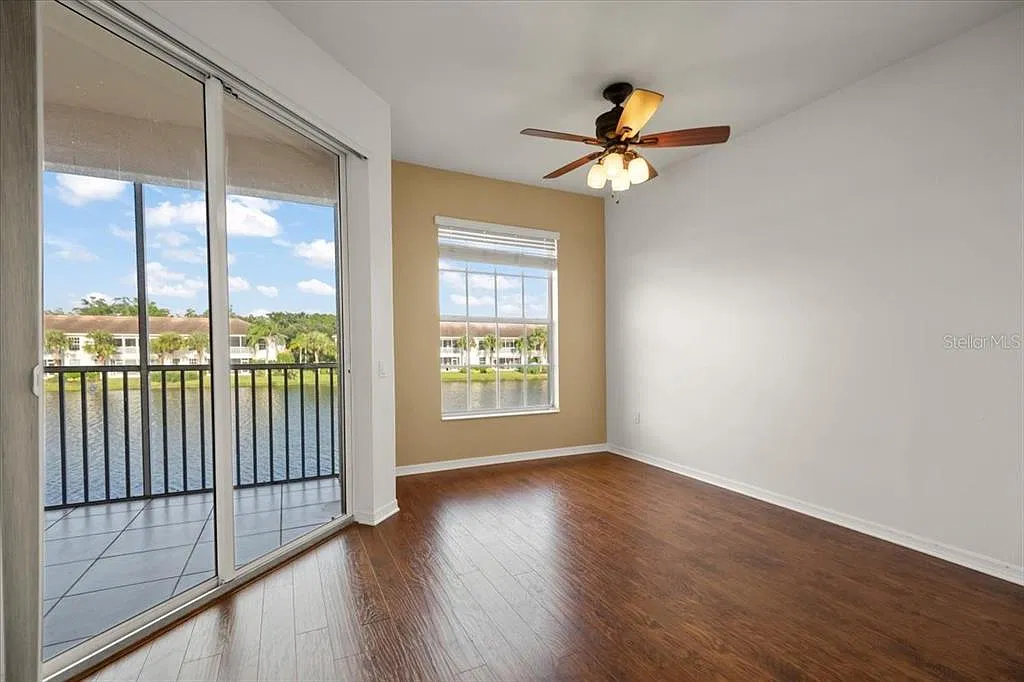 3 bed, 2.0 bath, 2045 sqft, $2,350 — Photo 2