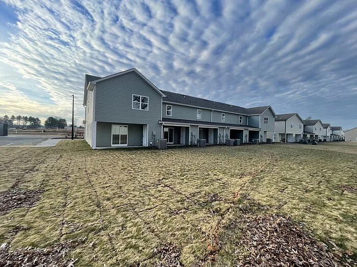 1022 Peony Ln — Photo 9