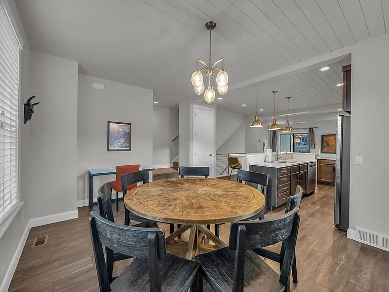1072 W Cattail Ct — Photo 13