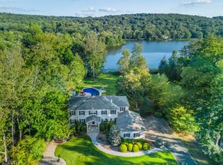 11 Ripplewood Dr, Randolph, NJ 07869