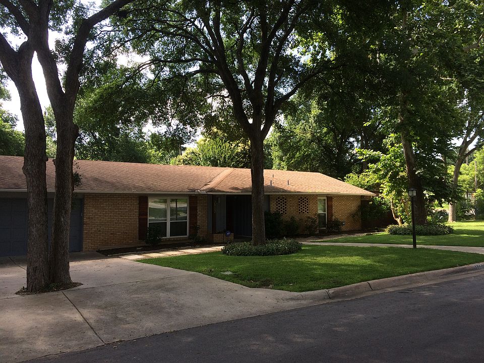 1st image of 2807 Oak Park Dr