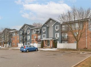 271 Eiwo Ct #305, Waterloo, ON N2K2M8