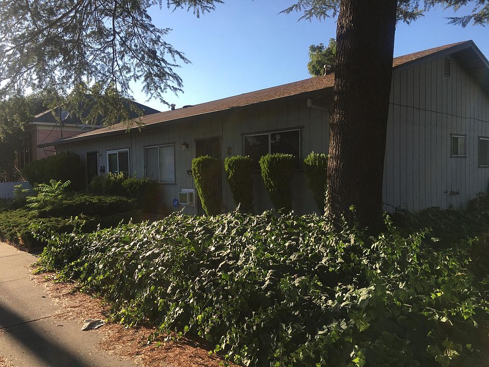 1st image of 300 W 6th St