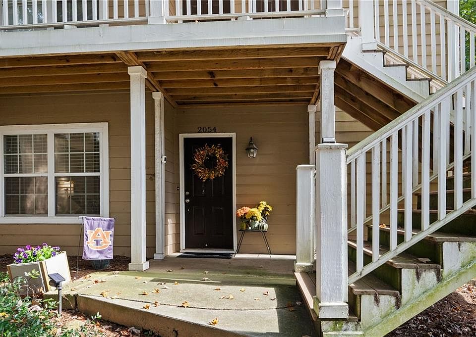 1st image of 2054 River Heights Walk SE