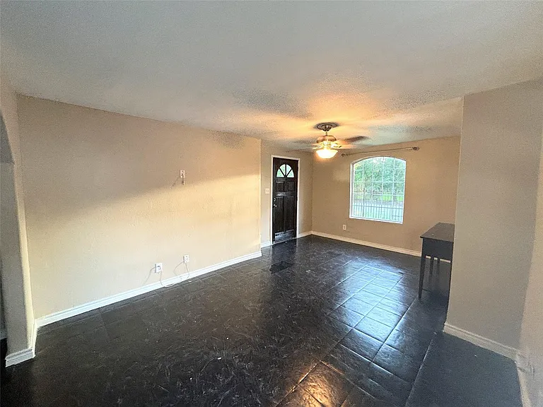 8116 Sandra St — Photo 5