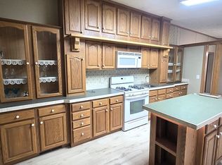 2717 Green Acre Dr, Erie, PA 16506