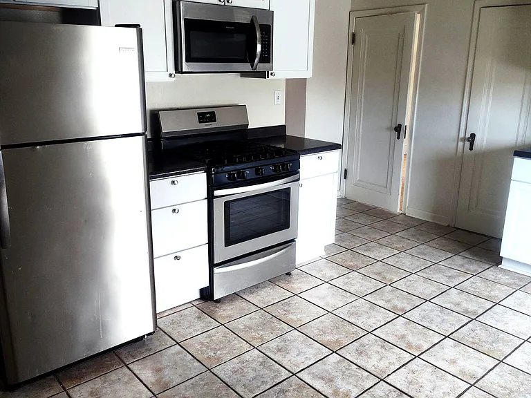 5007 25th Ave #2 — Photo 3