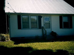 173 Marchants Ln, Mathews, VA 23109