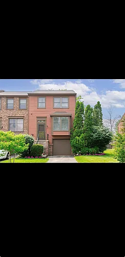 72 Broxbourne Dr Photo 1