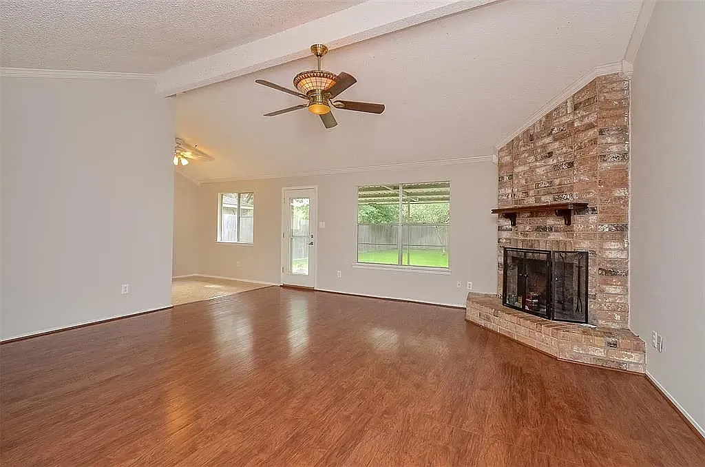 3 bed, 1332 sqft, $1,800 — Photo 1
