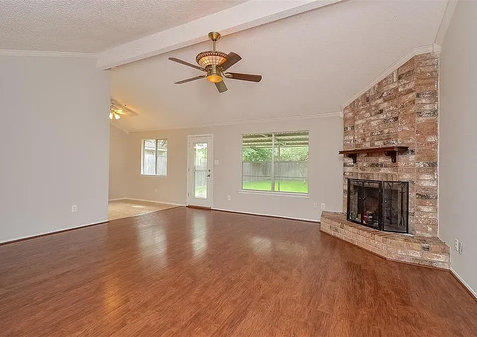 1007 Shadow Mountain Dr