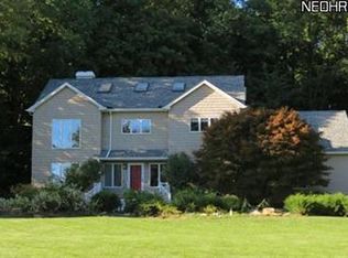 8360 Timber Trl, Chagrin Falls, OH 44023
