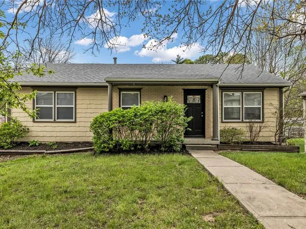 7528 N Tracy Ave, Gladstone, MO 64118