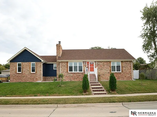 4955 Lakeshore Dr, Omaha, NE 68135