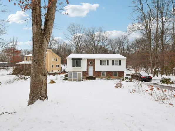 11 Sarvis Lane, Newburgh, NY 12550