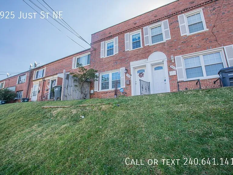 4925 Just St NE — Photo 1