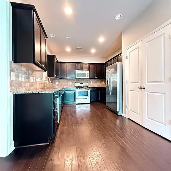 338 Privet Cir — Photo 3