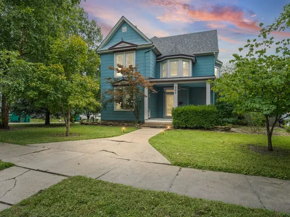 307 S Pearl St, Paola, KS 66071