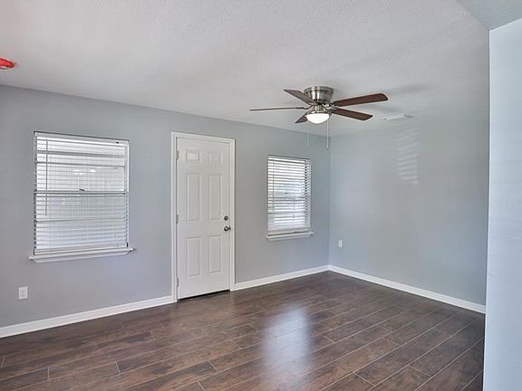 3rd image of 3204 E Pocahontas Ave